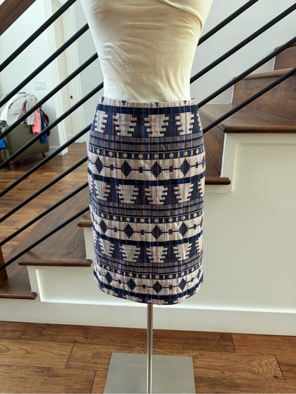 Ann Taylor Navy and Cream Geometric Woven Pencil Skirt